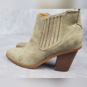 Nine West Women’s Mayley Gray Faux Suede Western Bootie Size 7.5 M‎